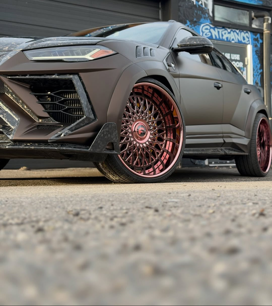 Lamborghini Urus - Engine