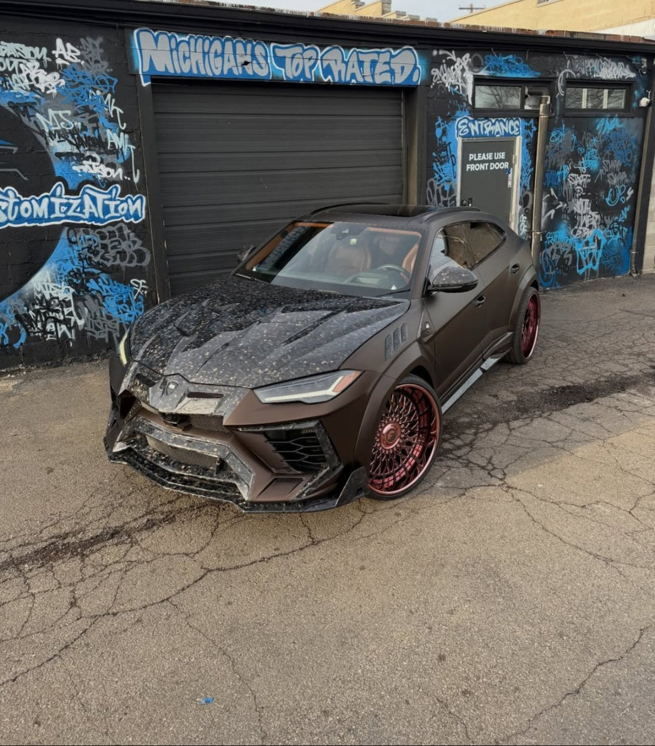 Lamborghini Urus - Front